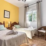 فيلة Manuel In