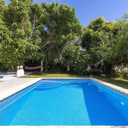 Villa Manuel In *